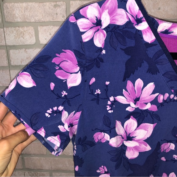 Healing Hands Purple Label Grosgrain Ribbon V-Neck purple floral pattern scrub - Picture 2 of 11